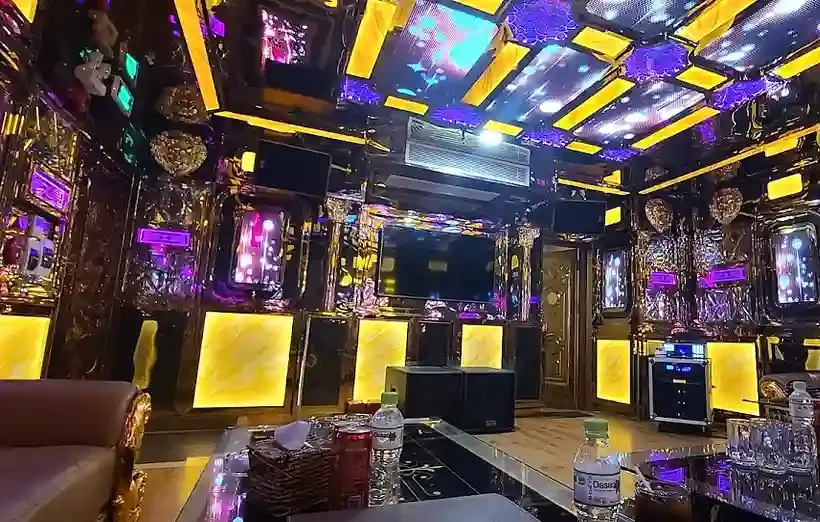다낭 벤츠 가라오케 현장 사진 6